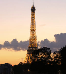 eiffelturm im Gegenlicht Paris
