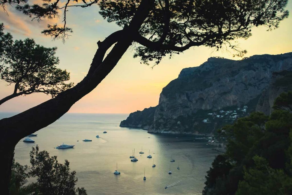 Capri Blick auf Marina Piccola bei Sonnenuntergang