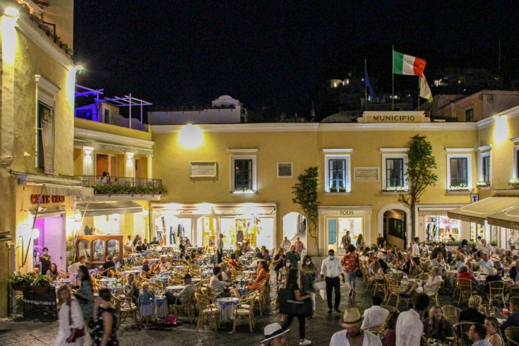 Capri Piazeta bei Nacht