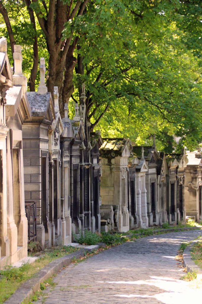 Grabereihe Paris Friedhof
