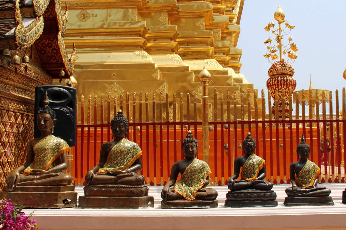 Temopelfiguren am Wat Sunthep