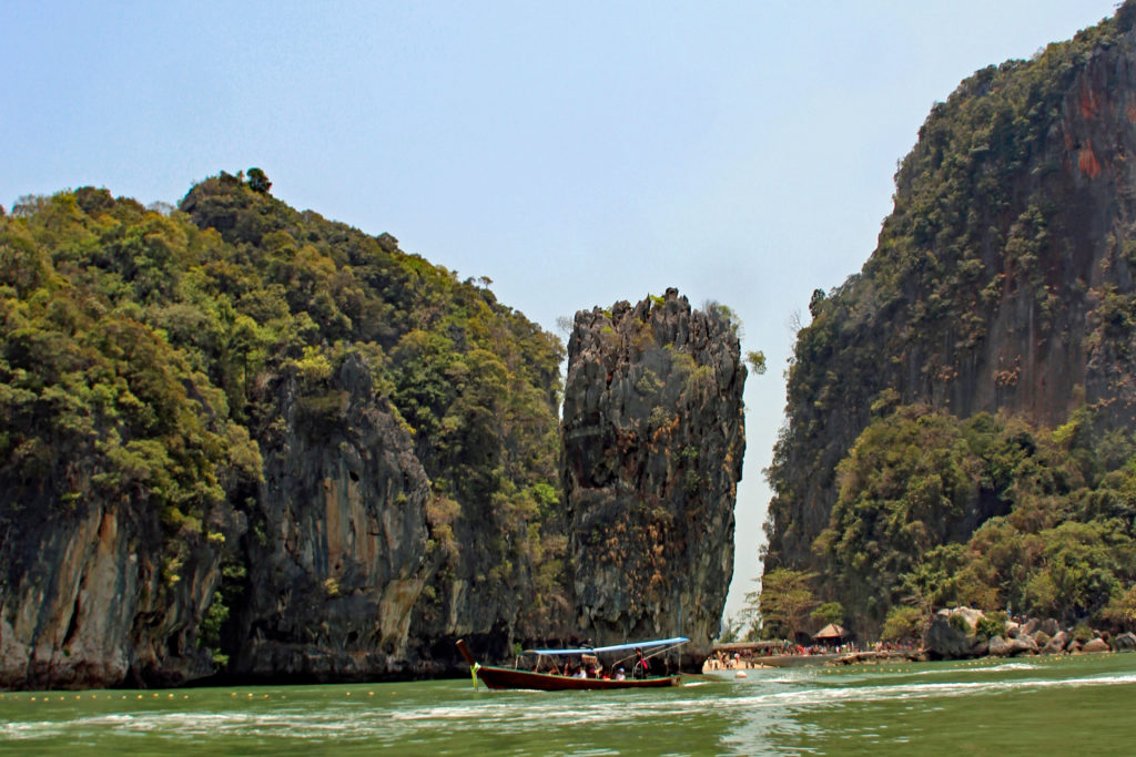 Phang Nga Bucht, Blick auf den james Bond felsen