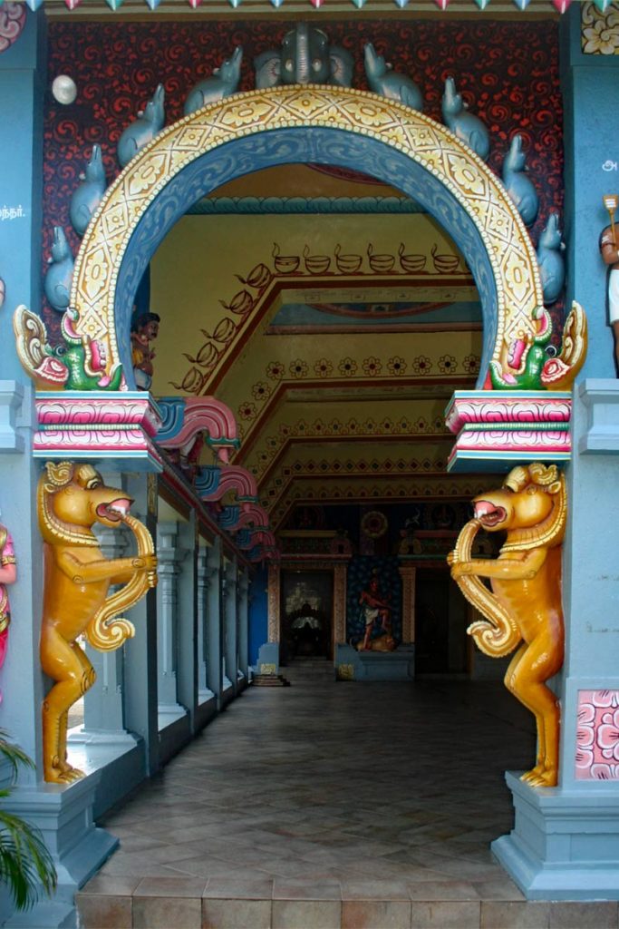 Tamil Tempel Grand Baie Tordurchgang