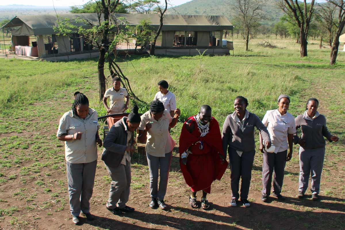 Dunia Camp Serengeti Frauenmanschaft